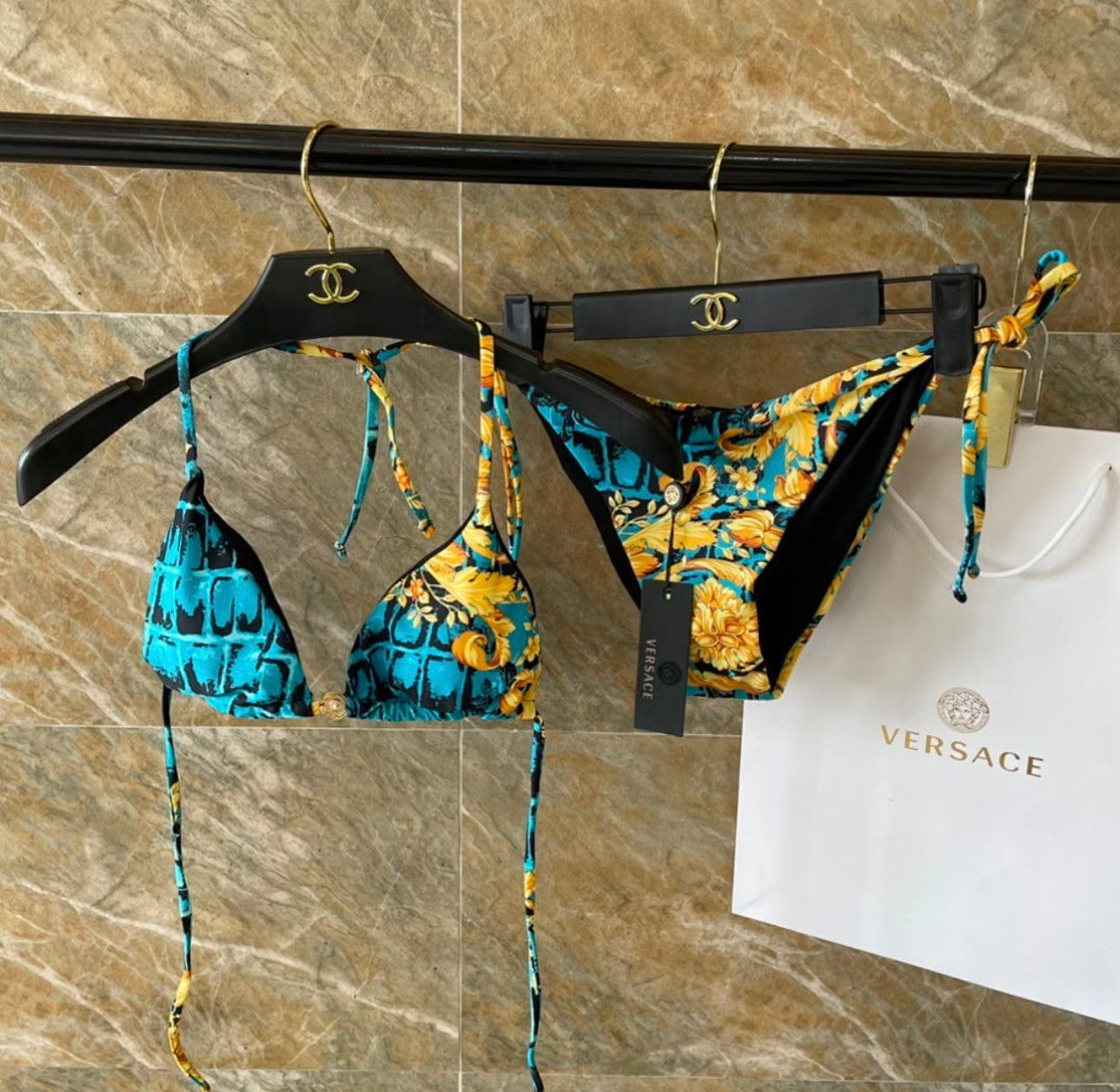 Sunshine kiss bikini